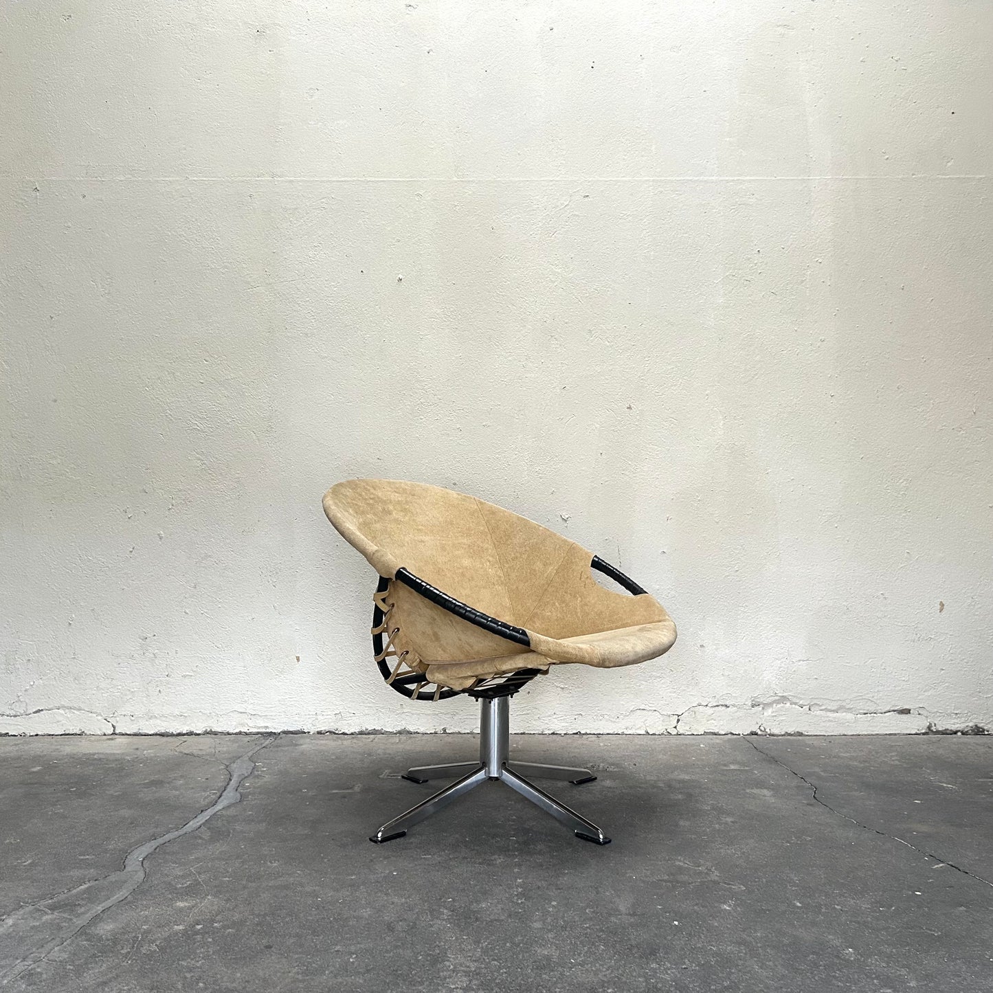 Mid-Century Lusch & Co Balloon Swivel Armchair 1960s