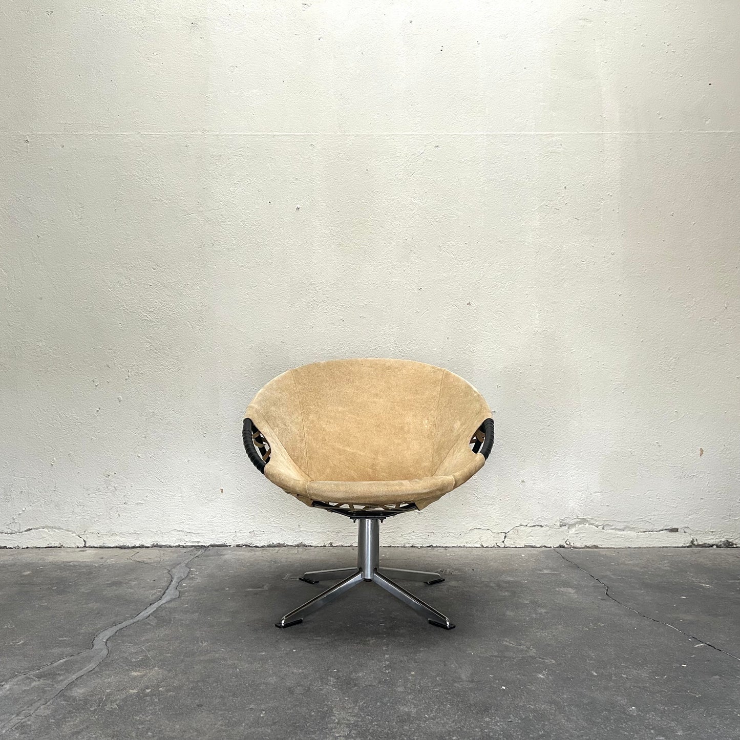 Mid-Century Lusch & Co Balloon Swivel Armchair 1960s